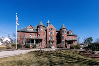 The Centennial Hotel Hotels in Concord