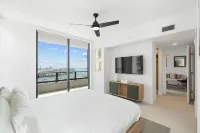 Stylish Apartments with Partial Ocean Views in Downtown
