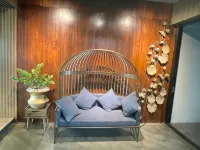 The Bedrooms Maeklong & Service Apartments 班考堯住宿飯店
