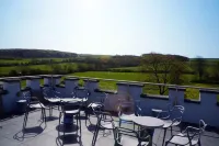 The Globe Angle Hotels in Angle