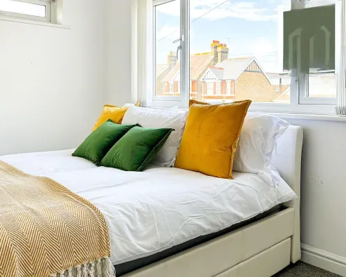 Stylish 4 Bedroom Home30% Offbusiness and Contractor Hotspotfree Parking+wifi Hotel a Sittingbourne