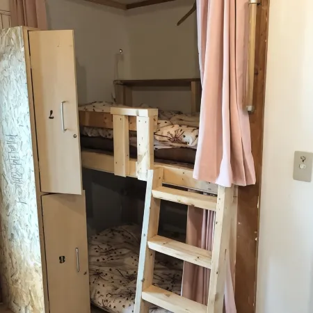 Guest House Yasube Отели рядом с достопримечательностью «Музей лосося в Саппоро»