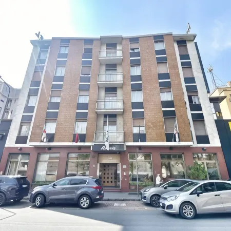 Mokinba Hotels Sant'Ambroeus Отели рядом с достопримечательностью «Навильи»