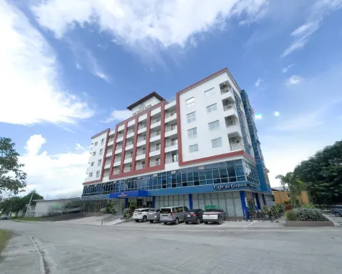 The Clover Hotel Angeles City managed by Cocotel Hotel berhampiran Jalan Fields