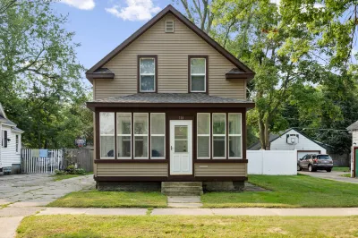 Charming Retreat Close to Downtown Attractions - Inviting and Cozy Hotels near Holland Museum