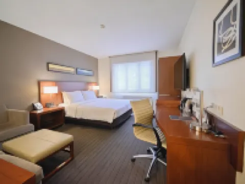 Yerevan Place Hotel Saint Sarkis Cathedral周辺のホテル