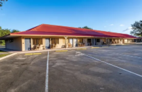 坎普麥克小屋，碼頭及房車度假村