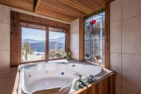 Stoneridge Estate - Romantic