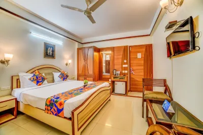 Hotel Kings Corner Hotels in Raja Park