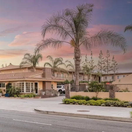 Anaheim Islander Inn and Suites