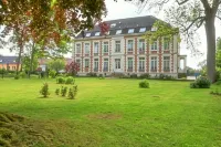 Chateau de Moulin le Comte Hotels in Hazebrouck