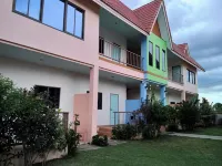 Peace Pool Resort Hotel di 