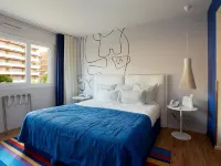 Hotel Victoria Hotels near Carnolès