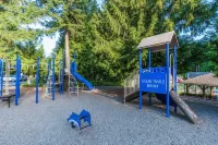Ocean Trails Resort Hotels in Parksville