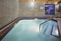 AmericInn by Wyndham Fargo West Acres - Bathtub