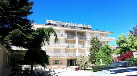 Green Park Hotel Отели в г. Контрада