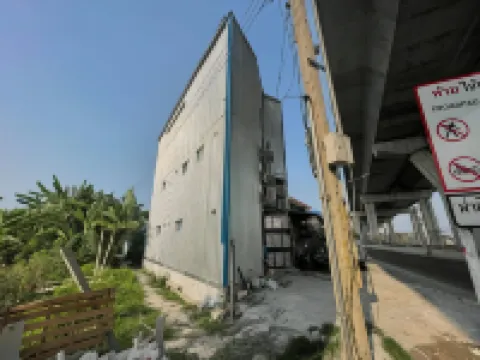 Charinsup Pinklao Hotel バンクルアイのホテル