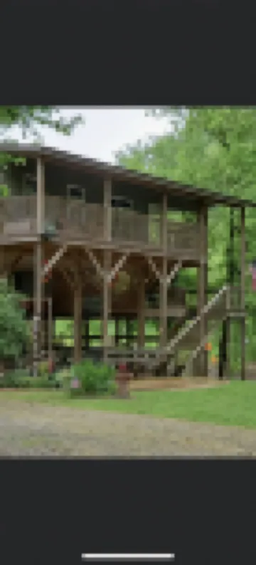 Mama Bears Cozy Creekside Cabin at Up The Creek