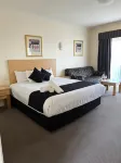 Turners Vineyard Motel - Balcony
