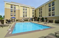 Holiday Inn Express Burlington Hotel a Elon