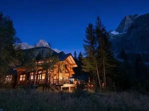 Cathedral Mountain Lodge