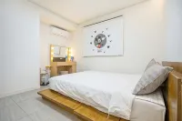 Miryang Azure Kids Pool Villa Hotels near Pyochungsa