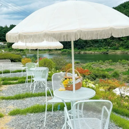 Geumsan Lagom Glamping Отели в г. Кымсан