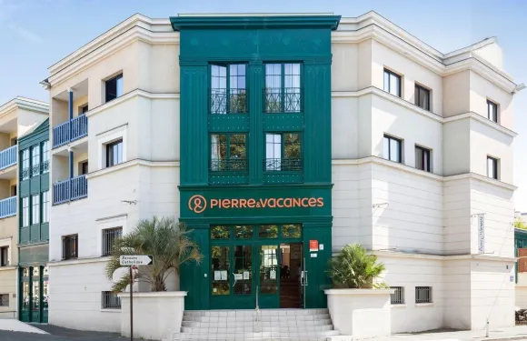 皮埃爾公寓&中心假日酒店
