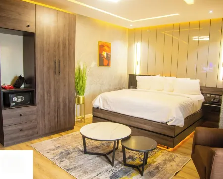 Fullbliss Hotel and Suites Отели в г. Асаба