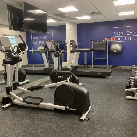 Holiday Inn Express & Suites WINCHESTER by IHG