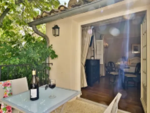 Hotel du Midi Hotels in Visan