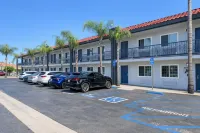 Express Inn & Suites Ontario Airport - parking