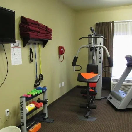 Parkwood Inn & Suites