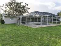 House with a heated pool - badewanne