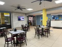 Days Inn by Wyndham Jacksonville Airport - sarapan