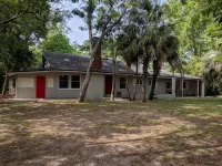 The Van Zant House - Homestays