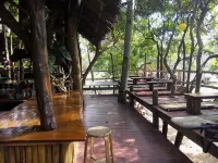Chill Chill Long Beach Hostel