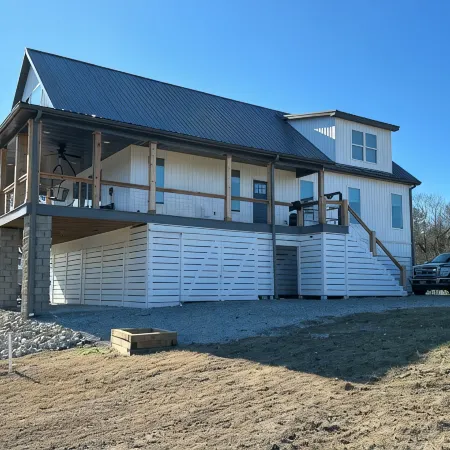 RIVERFRONT  NEW 4-bedroom house with WiFi and AC in Calico Rock