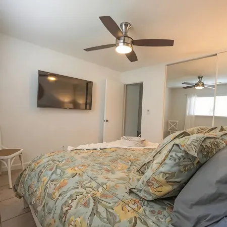 Cottage by the Sea steps to beach with heated pool