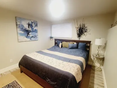 Spacious 5Br/ 3ba Home with 8Bed - Near Airport, Downtown & Train Station Hotels in Rainier Valley