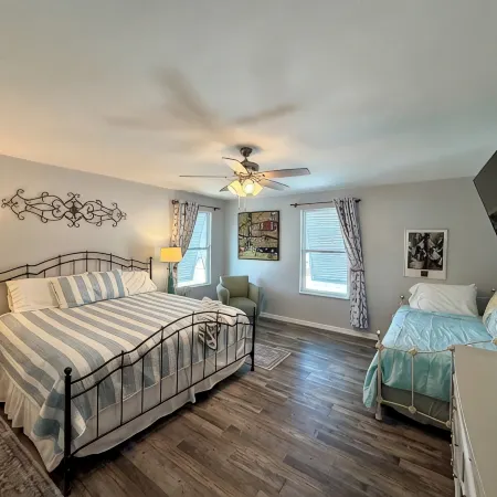 Sleeps 12•Huge PrivateDeck•Beach Gear•Pool Table•Steps to Ocean•Trailer Parking