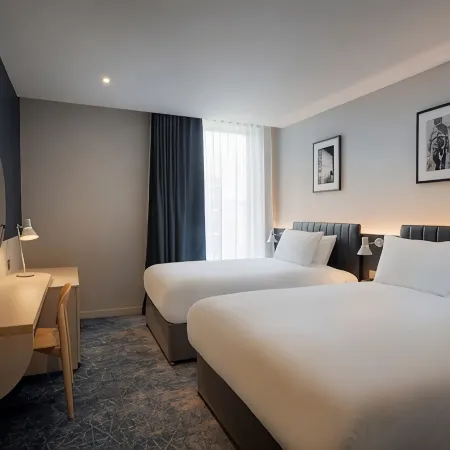 Leonardo Hotel Bristol City Отели рядом с достопримечательностью «Котам»