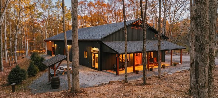Luxury Barndominium w/ Golf Sim, Hot Tub, Home Theater, Minutes to Jim Thorpe! Hotels in Penn Forest Township