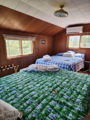 Cabin in Wooded Setting, Safe, Charming, Thumb Lake, Mushrooms, Beautiful Views!