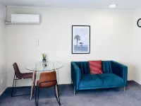 Merivale Court Large Studio-Unit 2 Hotels near Saint Albans