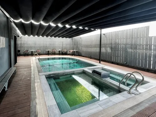 Kiwi Hotel and Apartment