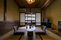 Okamotoya - balcony