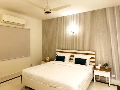 Luxury 3BR Apt | Prime Spot w/Lounge & Dinning