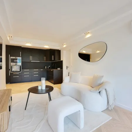 Charming apt with balcony - 2BR/4P - Suresnes