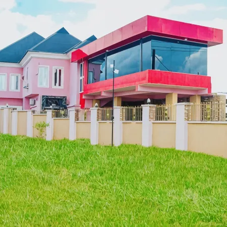 Ama Luxury Suites